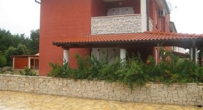 Crvena Kuća, private accommodation in city Ugljan, Croatia